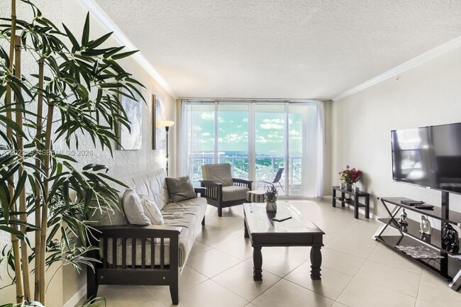 Building Photo - 2501 S Ocean Dr