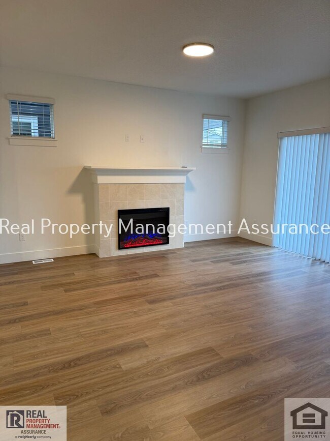 Building Photo - 3023 SW Sherman Pl