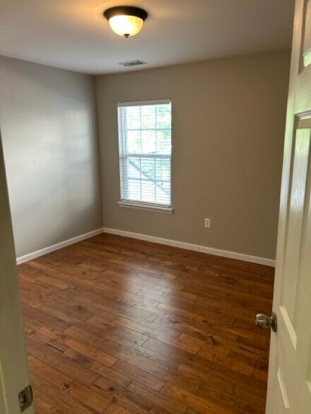Building Photo - 436 Lazy Creek Ln