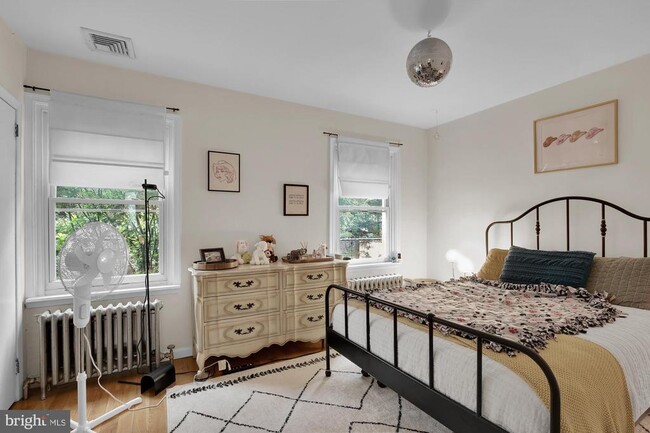 Building Photo - 412 Greenwich St