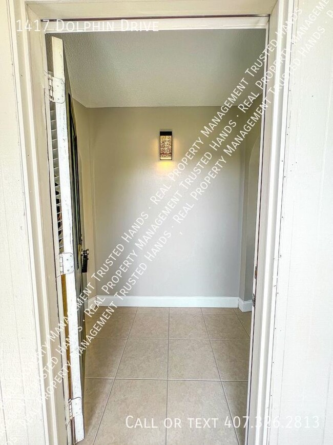 Building Photo - 1417 Dolphin Dr