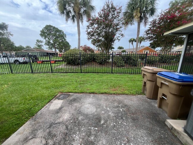 Building Photo - 72 Las Brisas Way