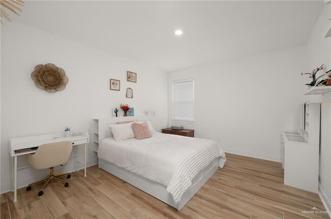 Building Photo - 27 Aqualina Wy