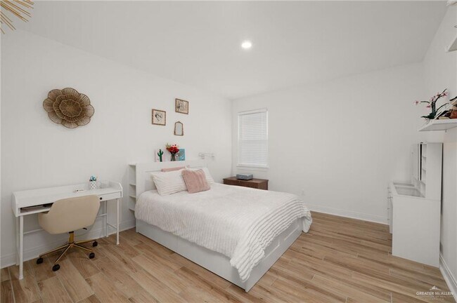 Building Photo - 33 Aqualina Wy
