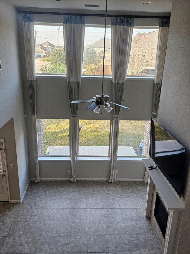 Building Photo - 24258 Via Vitani Dr