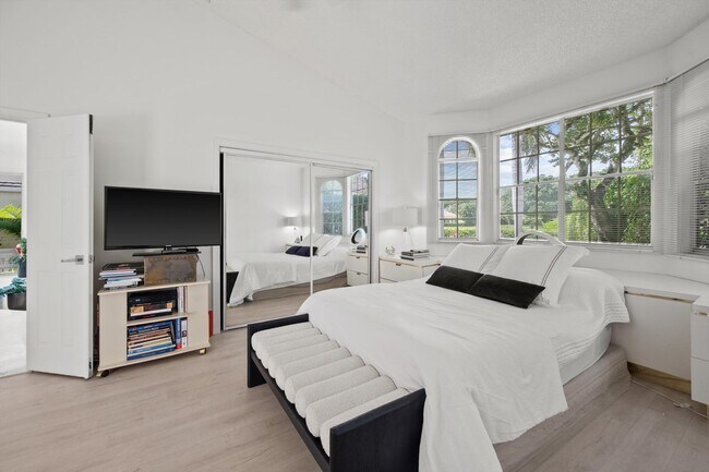 Building Photo - 2587 Muir Cir