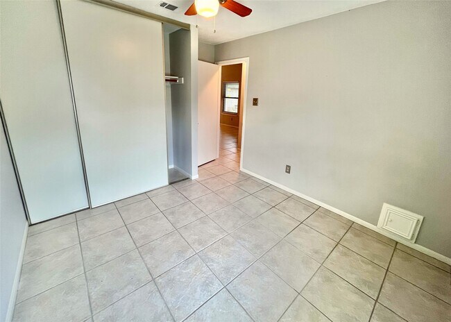 Building Photo - 10207 Wayward Wind Ln