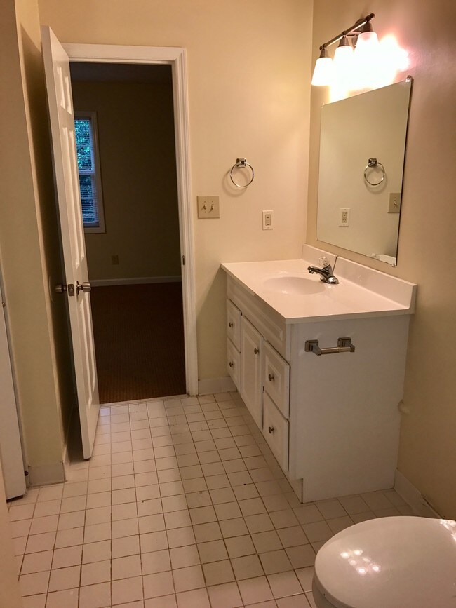 Building Photo - 330 Winding River Dr