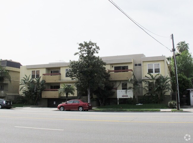 Building Photo - 14950 Burbank Blvd