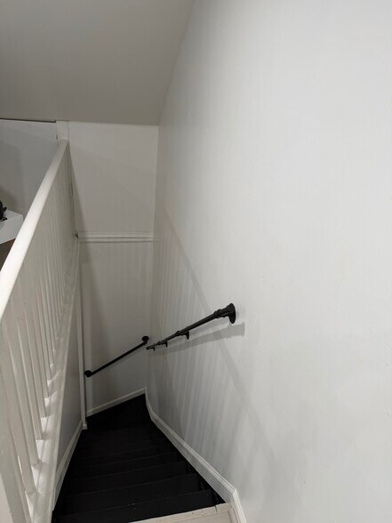 Building Photo - 2706 Bridge St