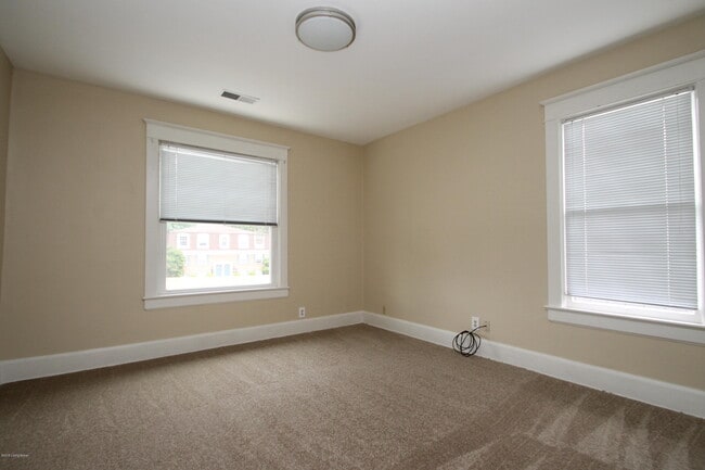 Building Photo - 2914 Frankfort Ave