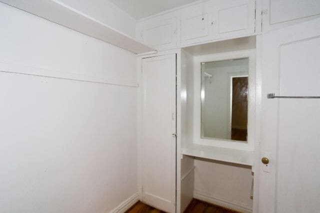 Building Photo - 533 W Roscoe St