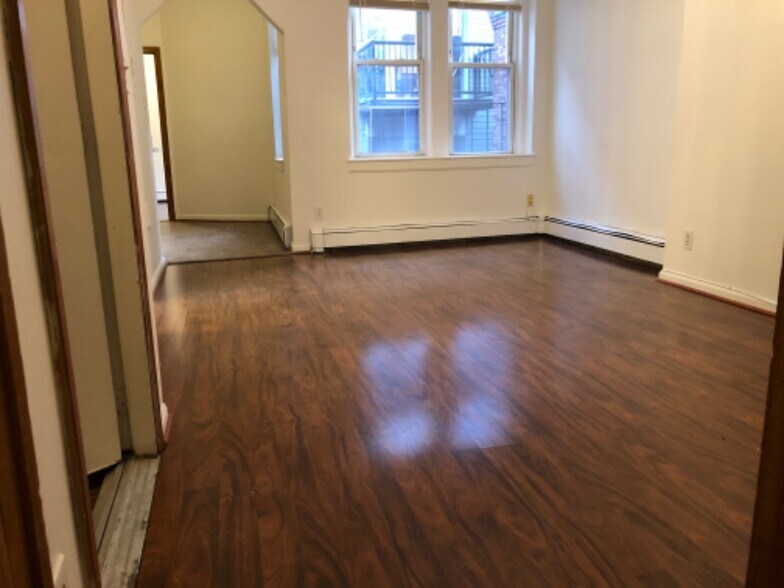 Primary Photo - 32 Cunard St