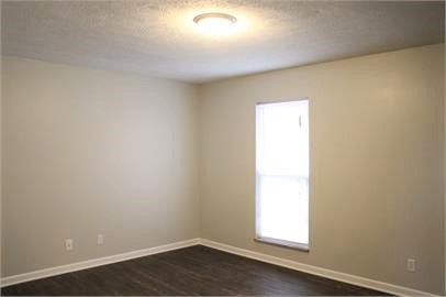 Building Photo - 205 Taliwa Gardens Dr