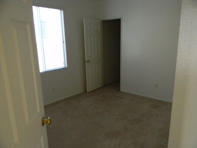 Building Photo - 11166 Pondfield Ct