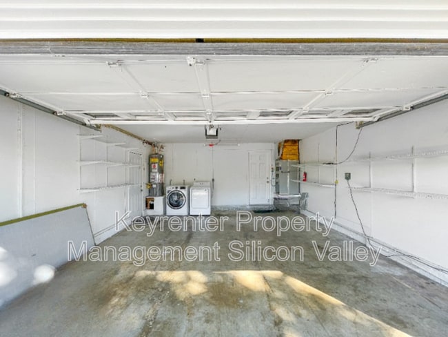 Building Photo - 1718 Vista Glen Dr