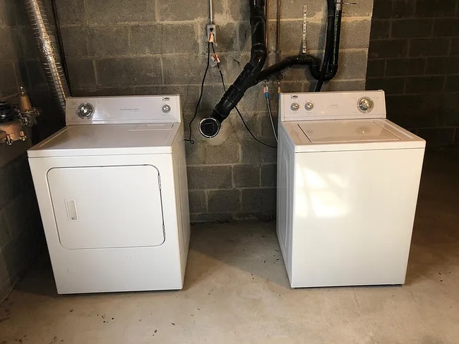 Building Photo - 550 Central Ave