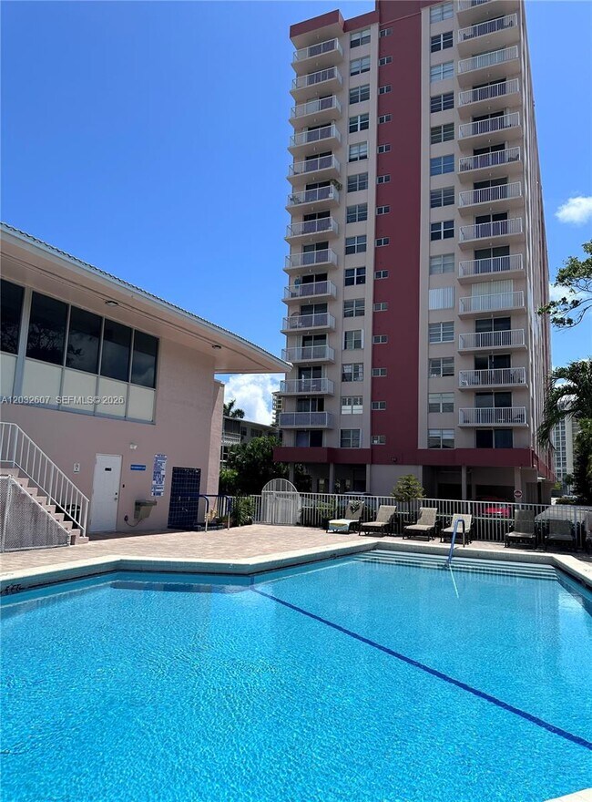 Building Photo - 3161 S Ocean Dr
