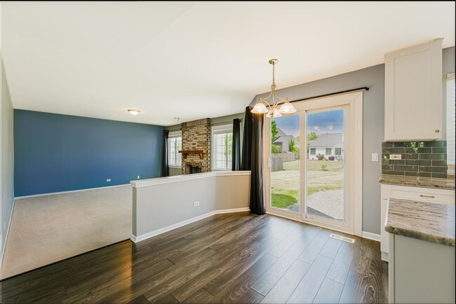 Building Photo - 1371 Braymore Cir E