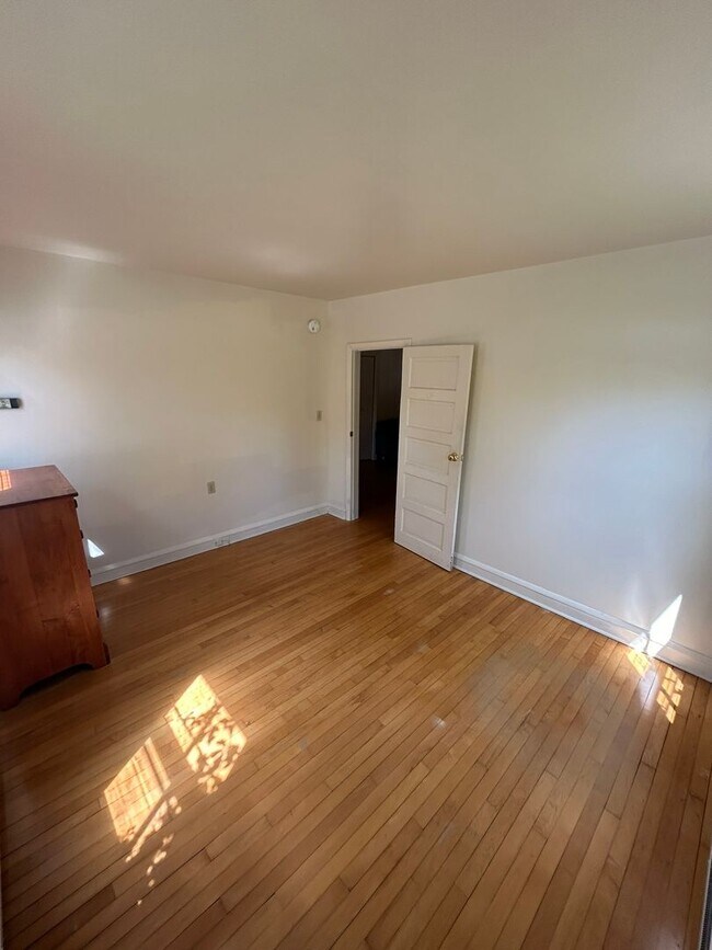 Building Photo - 120-126 North Willard St