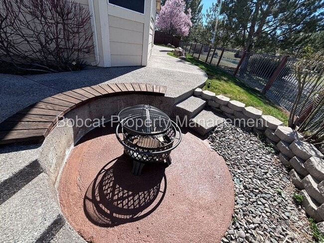 Building Photo - 1054 Camellia Ct