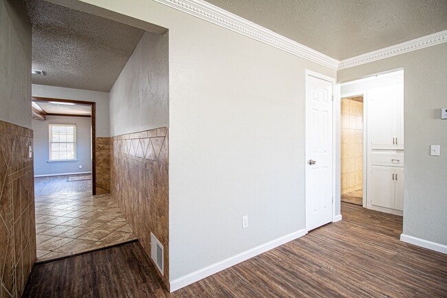 Building Photo - Great 3 Bed 2 Bath in OKC!