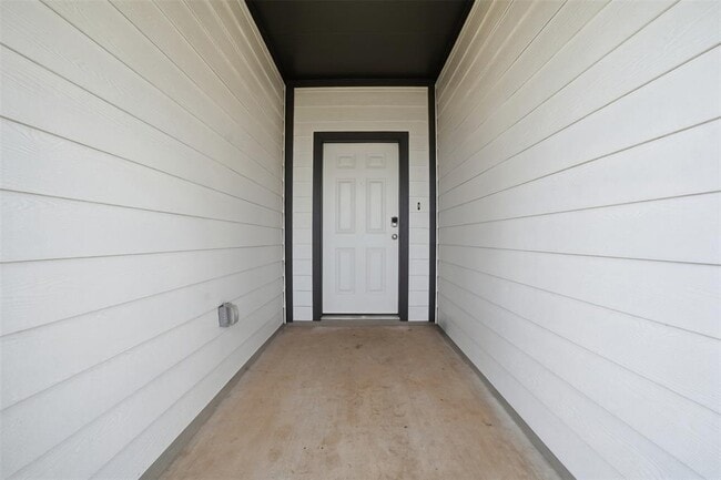 Building Photo - 4501 Bridal Veil Dr