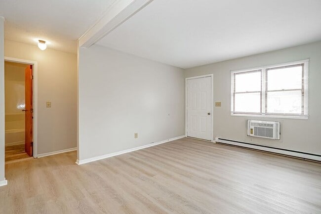 Building Photo - 207 N Madison Rd