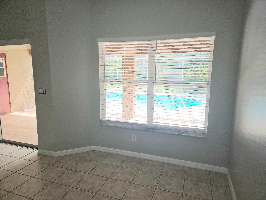 Breakfast Nook with Pool View - 911 Wood Creek Dr