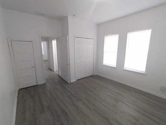 Building Photo - 4808 Silver St