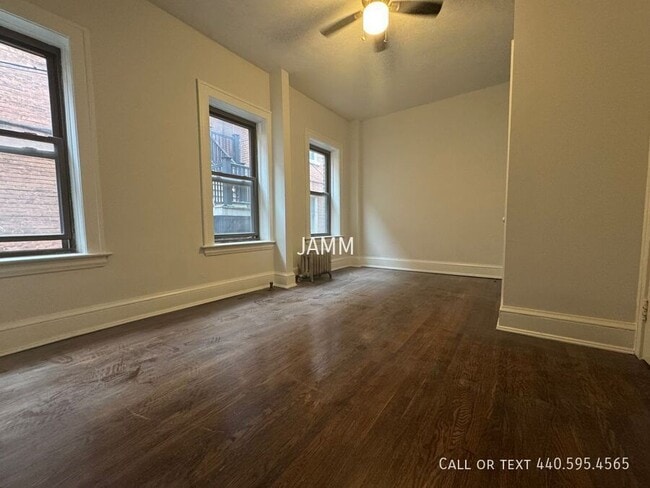 Building Photo - 2773 Hampshire-Unit 4