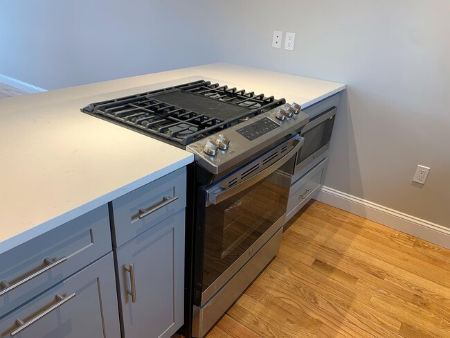 Building Photo - 11 Goodhue St