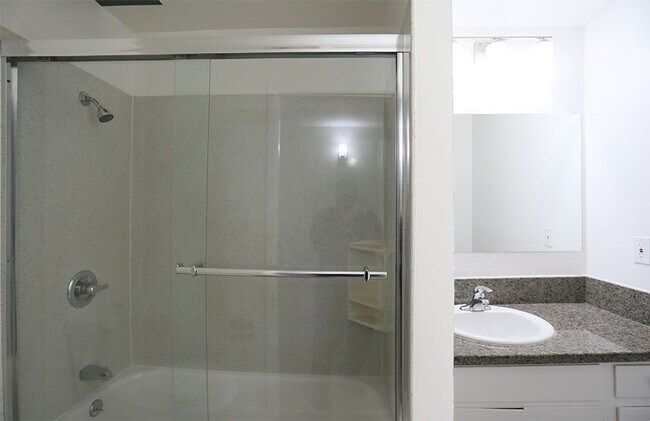 Building Photo - 315 Wayne Pl