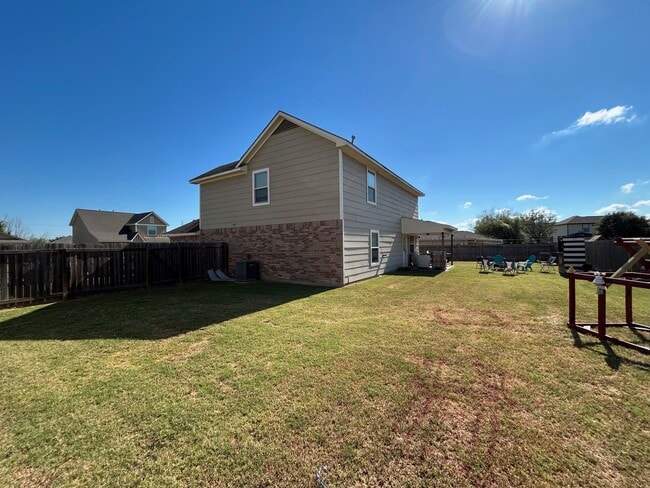Building Photo - 2502 Horse Shoe Dr