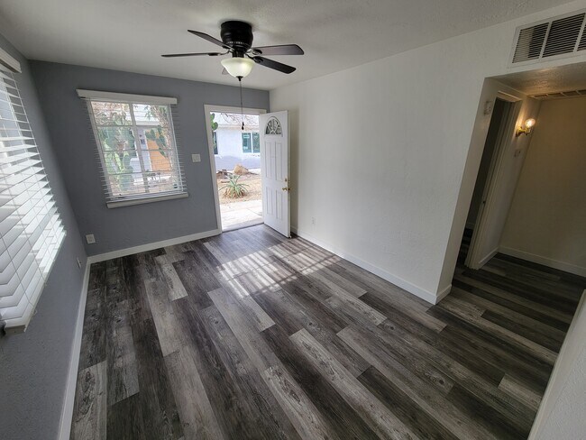 Building Photo - 1920 E Fairmount Ave