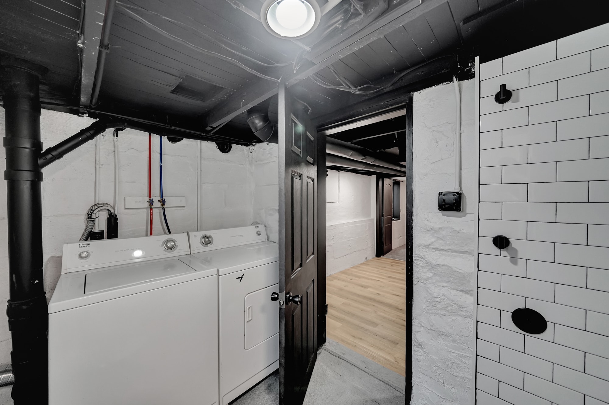 Building Photo - 705 New Hampshire St