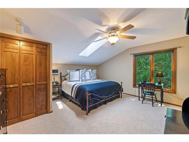 Building Photo - 9378 Olympia Dr