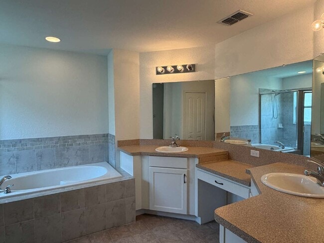 Building Photo - 737 Buccaneer Blvd
