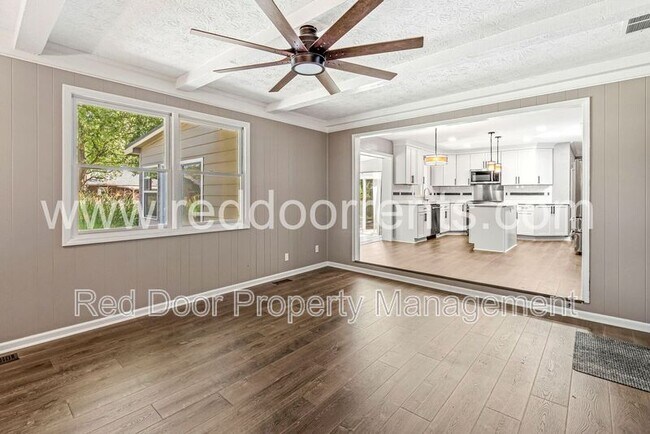 Building Photo - 8635 Bishops Ln