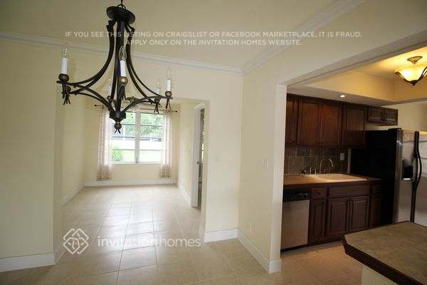 Building Photo - 5365 SW 10th Ct