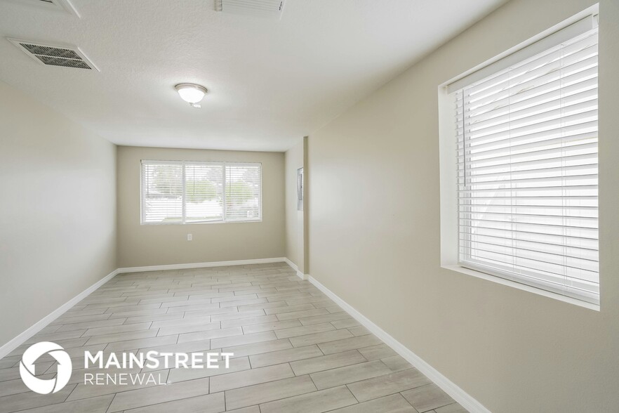 Building Photo - 16003 Woodpine Dr