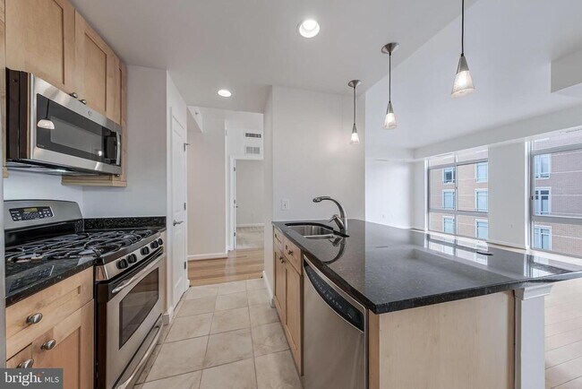 Building Photo - 11990 Market St