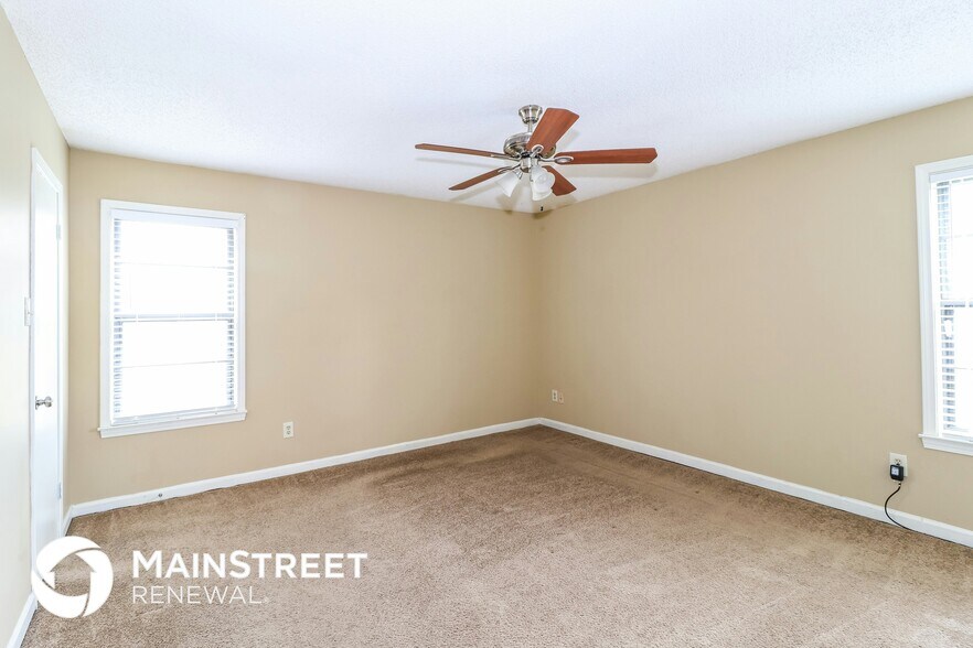 Building Photo - 3902 Clover Hill Dr