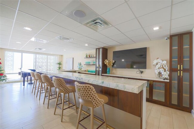 Building Photo - 3500 Galt Ocean Dr