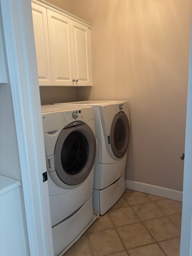 Building Photo - 1317 Corte Alemano