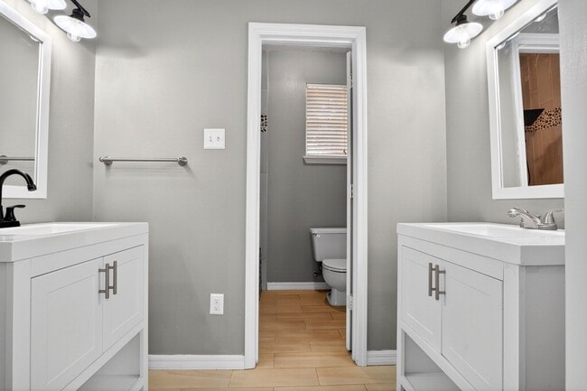 Building Photo - Beautiful Diamondhead Home