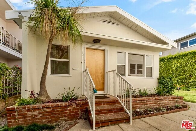 Front - 1010 14th St