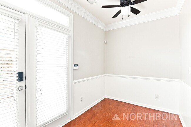 Building Photo - 9311 Greenheather Dr