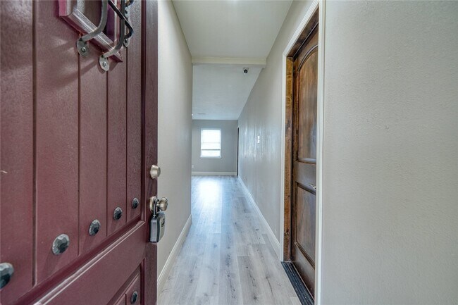 Building Photo - 4406 Mallard Dr