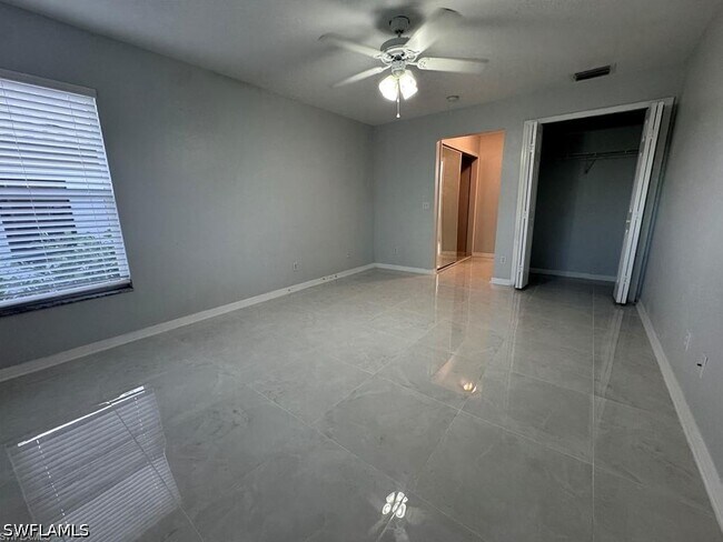 Building Photo - 4649 Santiago Ln